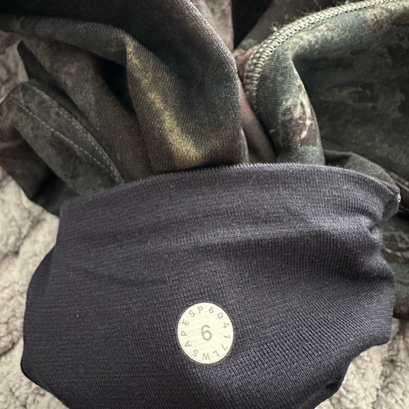 Wunder Under Lululemon Leggings - Picture 5 of 5